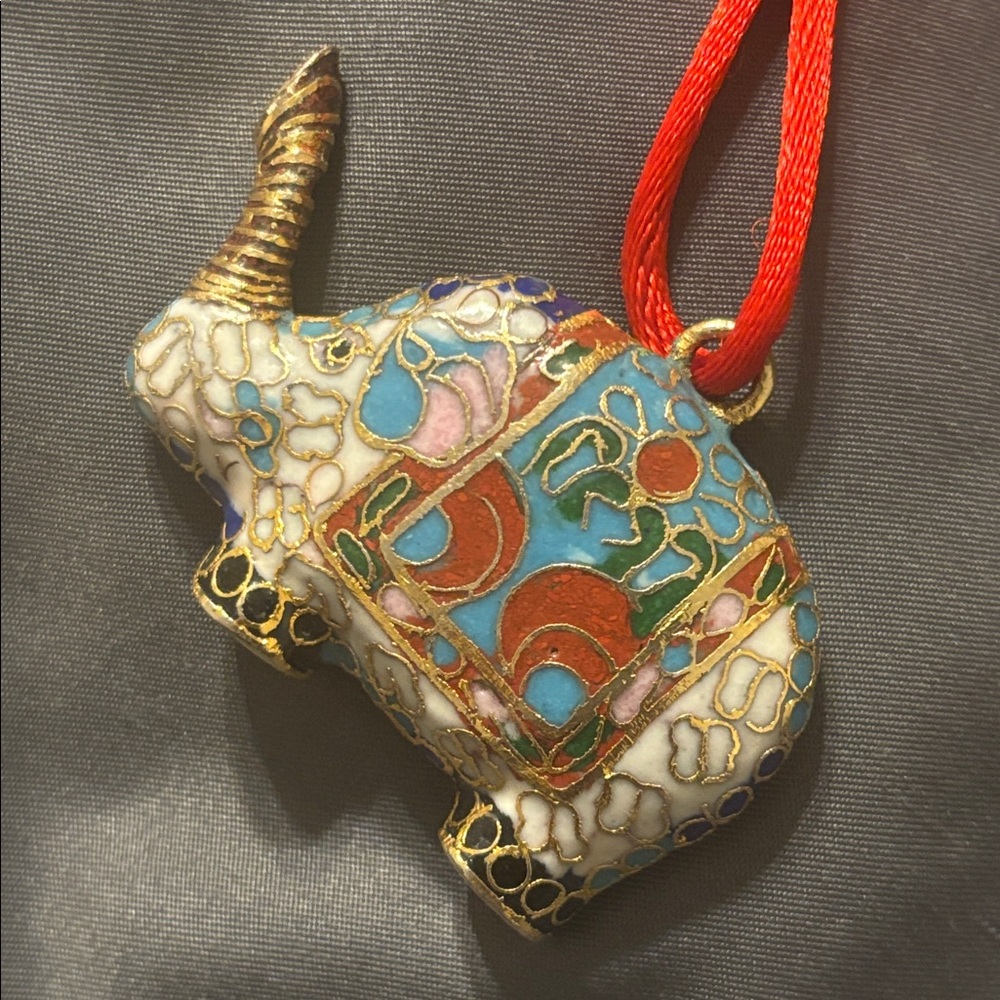 Vintage Cloisonné Enamel Lucky Trunk Up Elephant Pendant Necklace - Picture 2 of 5